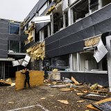 Le bâtiment du fabricant de cadrans chaux-de-fonnier Sellita a notamment souffert des matériaux reçus d'un entrepôt voisin lorsque le vent a soufflé à plus de 200 km/h pendant quelques minutes à peine.